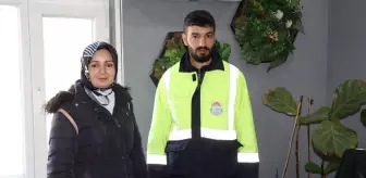 Yalova'da Temizlik İşçisi Bulduğu Cüzdanı Sahibine Teslim Etti