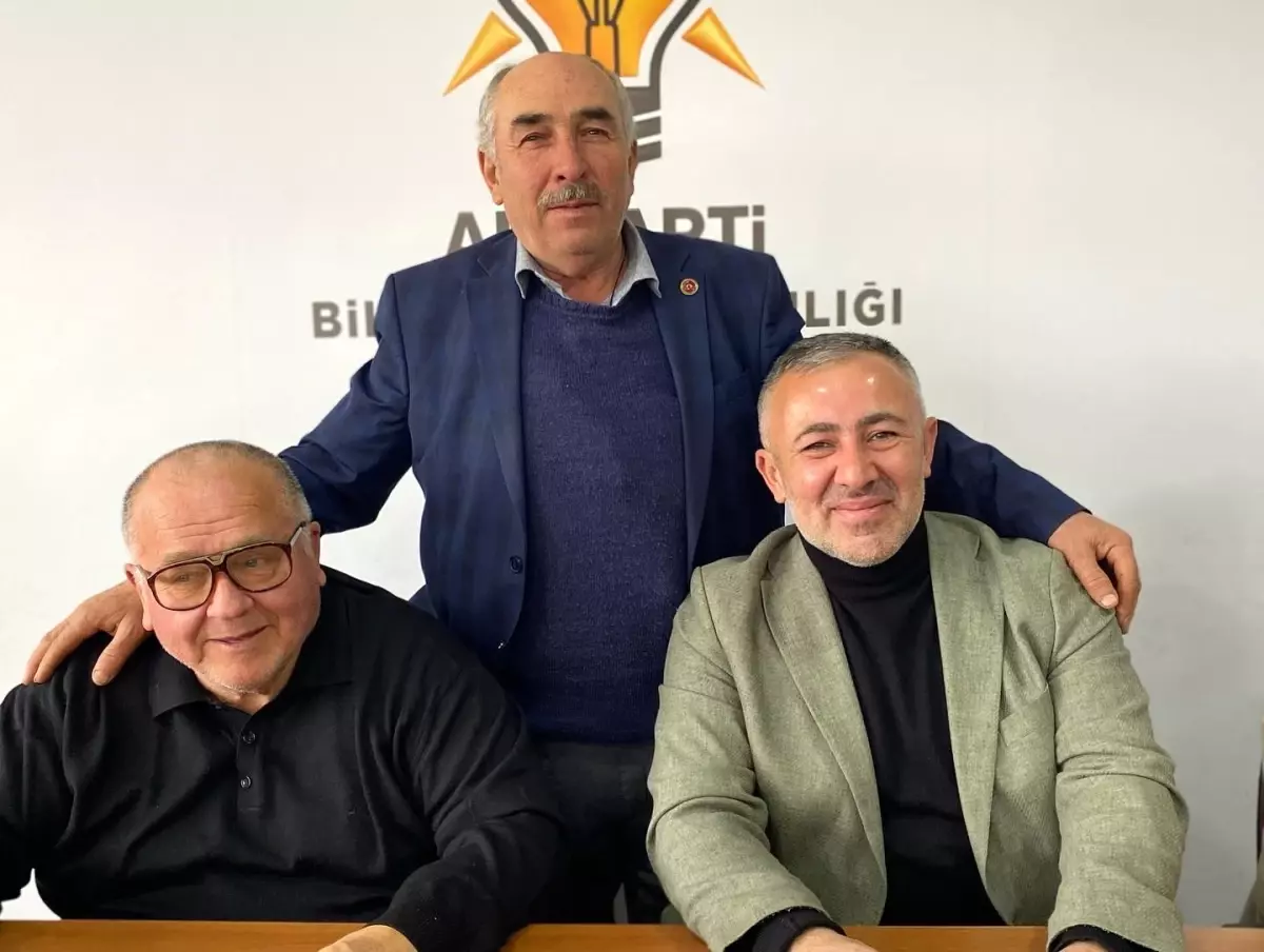 AK Parti Bilecik İl Başkanı Muhtarlarla Toplantı Yaptı