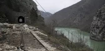 Cengiz İnşaat, Bosna Hersek'teki Sel Felaketinde Demir Yolu Hattını Bedelsiz Onarıyor