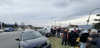 Düzce'de Otomobil ve Cip Çarpıştı: 2 Yaralı