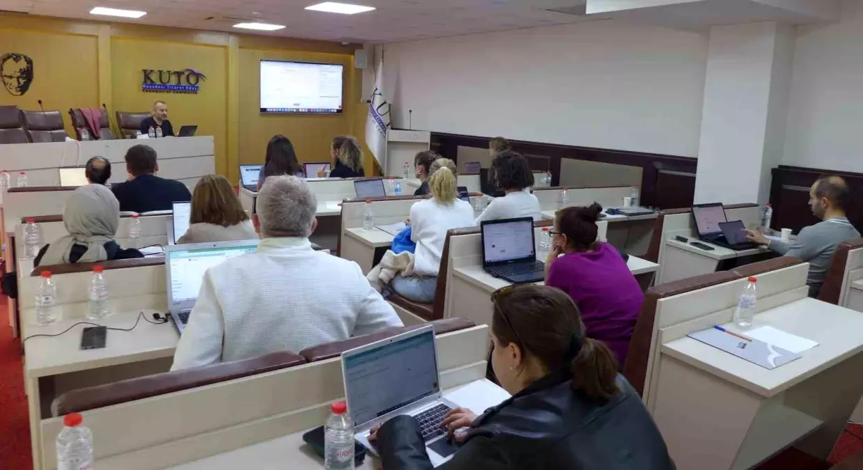 Kuşadası Ticaret Odası'nda Dijital Pazarlama Eğitimi Devam Ediyor