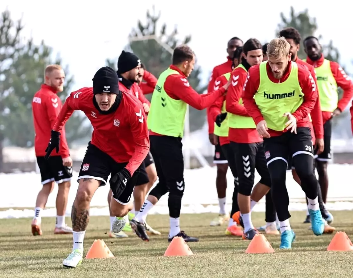 Sivasspor, Galatasaray Maçına Hazırlıklarını Tamamladı