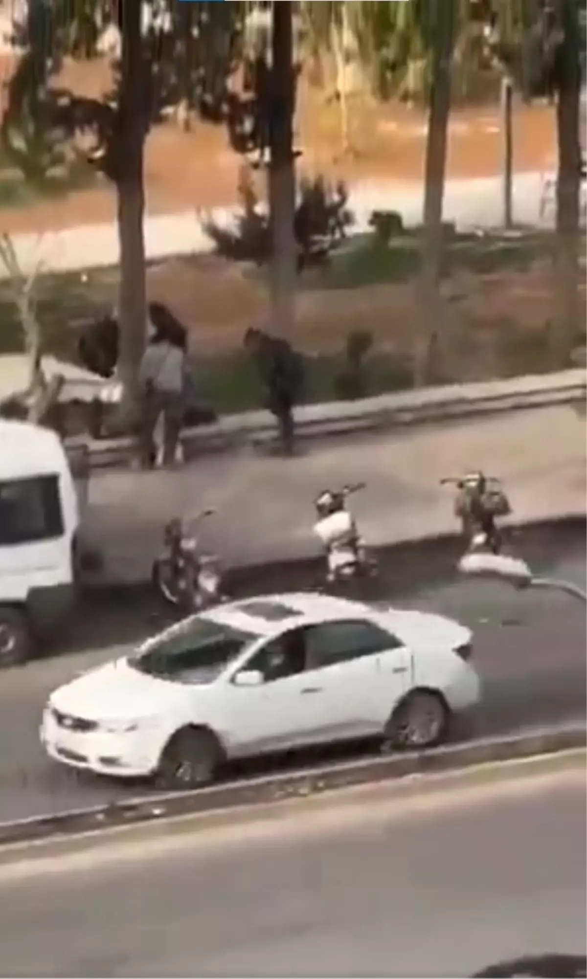 Suriye'de Rejim Karşıtı Gruplar Şam'a İlerliyor