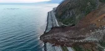 Arhavi'de Heyelan, Karadeniz Sahil Yolu Kapandı