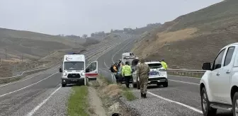 Diyarbakır'da Tır Lastiği Otomobile Çarptı: 1 Ölü