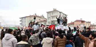 Elazığ'daki Suriyeliler Esed'in gidişini coşkuyla kutladı