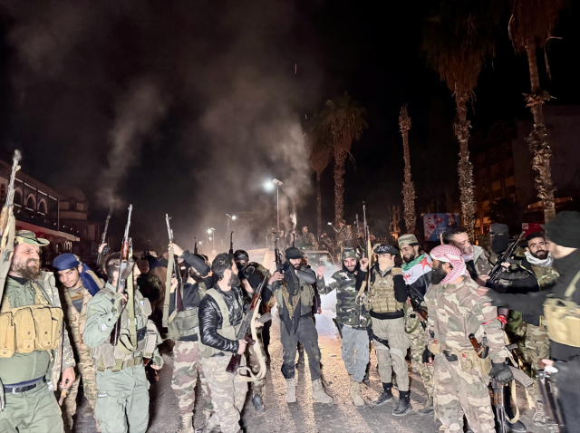 Muhaliflerden ülkeyi terk etmek zorunda kalanlara çağrı: Özgür Suriye'ye geri dönebilirsiniz