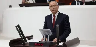 AK Partili Efkan Ala'dan CHP sıralarına: Biz pazardan geliyoruz siz daha yolunu yeni öğrendiniz