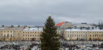 Helsinki'deki Noel Pazarı Ziyaretçilerin Ilgısını Çekti