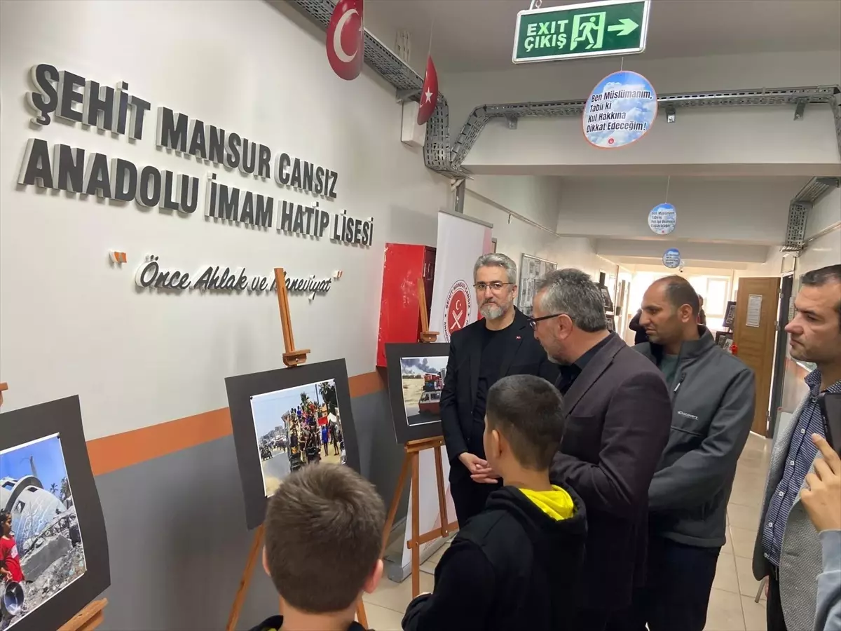 Sakarya'da "Çocuk, Göç ve Mültecilik" temalı fotoğraf sergisi açıldı