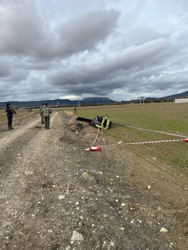 Isparta'da askeri helikopter düştü! 1'i tuğgeneral 6 askerimiz şehit oldu