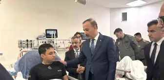 Isparta Valisi Erin kaza sonrası güvenli iniş yapan helikopterdeki 2 askeri hastanede ziyaret etti