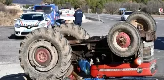 Kütahya'da Traktör-Kamyonet Çarpışması: 1 Yaralı