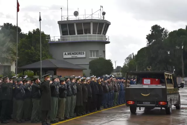 The brother of the martyr lieutenant running behind the funeral vehicle broke hearts