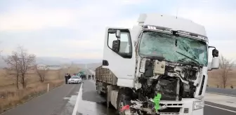 Yozgat'ta Tır ile Traktör Çarpıştı: Bir Yaralı