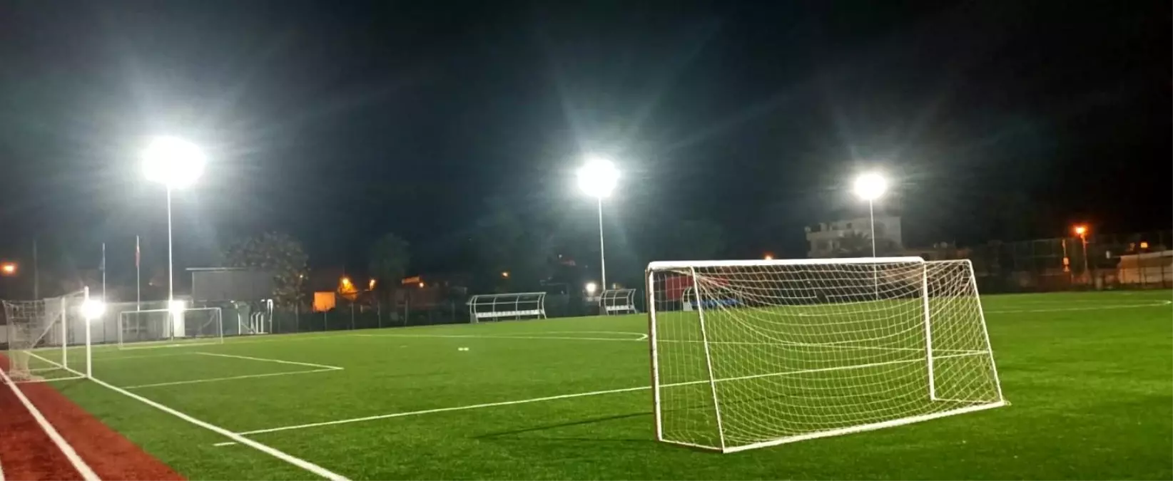 Aydın'da Bıyıklı Futbol Sahası'nda Aydınlatma Çalışmaları Tamamlandı