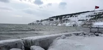 Çıldır Gölü'nde Buz Sarkıtları Oluştu