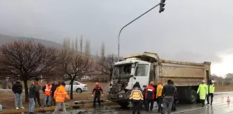 Afyonkarahisar'da Kamyon Kazası: 1 Yaralı