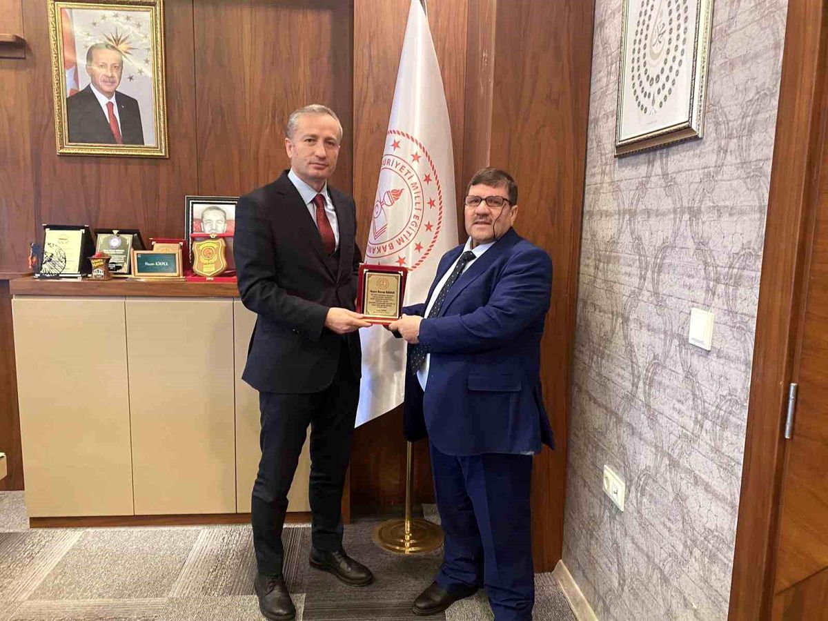 45 Yıl Eğitim Hayatına Veda: Recep Kasar Emekli Oldu
