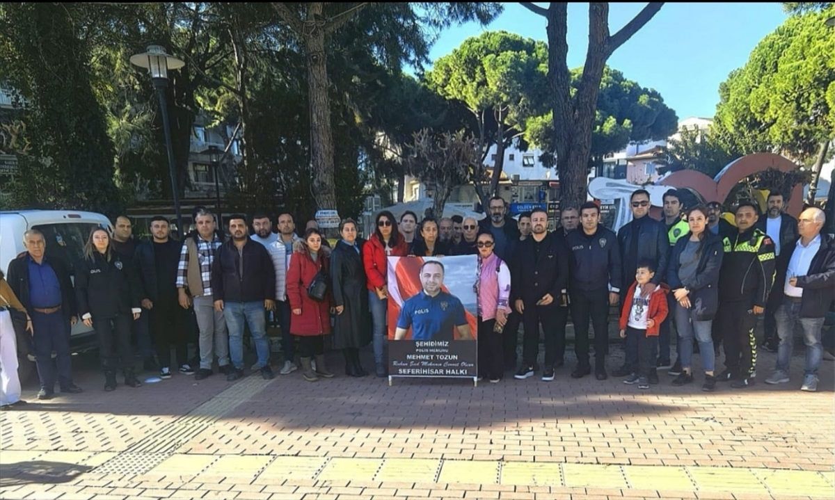 Seferihisar'da şehit polis memuru Mehmet Tozun için hayır yapıldı