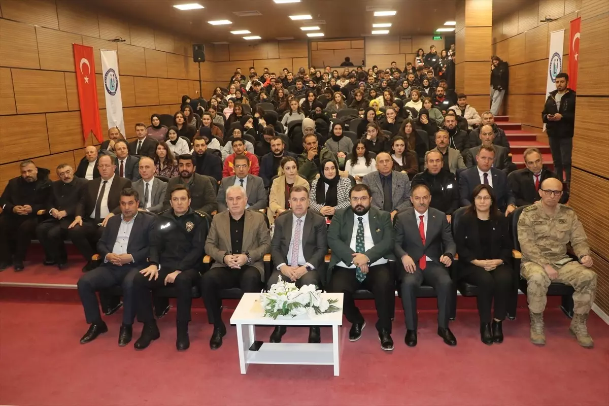 Bayburt'ta 'Gençlik Politika Belgesi Vizyon Çalıştayı' düzenlendi
