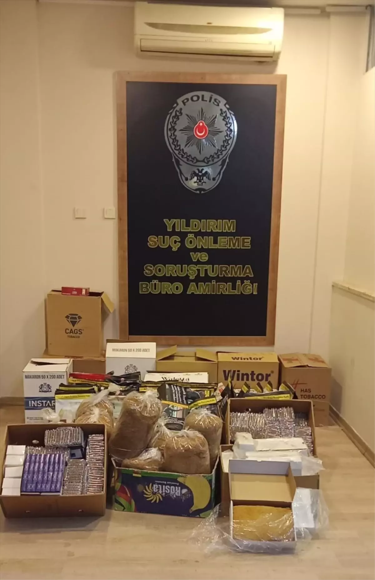 Bursa'da Kovalamaca Sonucu Kaçak Tütün ve Makaron Ele Geçirildi
