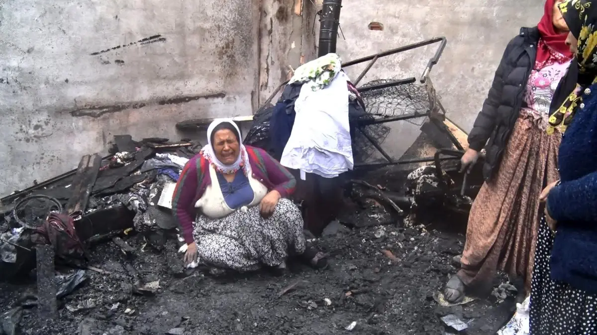 Kocaeli'de Yangın: 5 Çocuklu Anne Evini Kaybetti