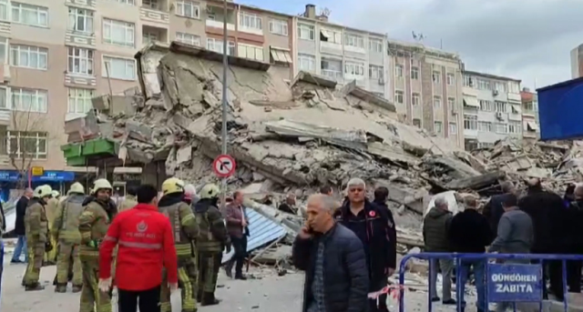 İstanbul'da bina çöktü! Olay yerine çok sayıda ekip sevk edildi