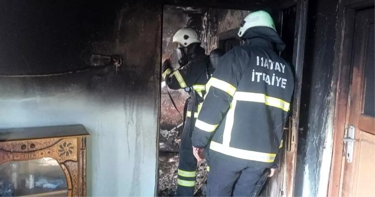 Hatay'da Müstakil Ev Yangında Kullanılmaz Hale Geldi