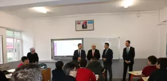 Kaymakam Demirer, Mesleki ve Teknik Anadolu Lisesini Ziyaret Etti