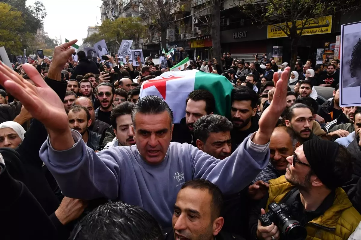 Suriye'de İşkence İziyle Bulunan Aktivist Mazen Hamada İçin Cenaze Töreni