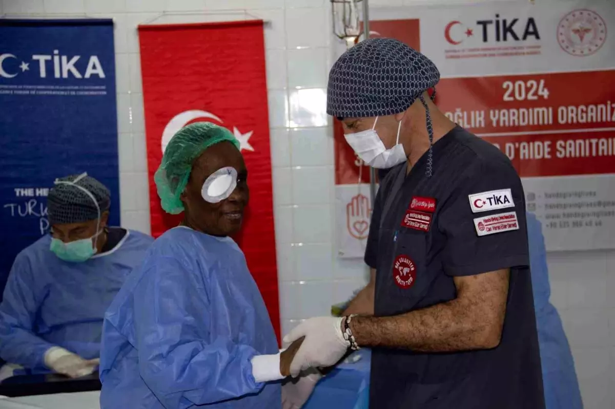 TİKA ve Can Veren Eller Derneği'nden Benin'e Göz Sağlığı Desteği