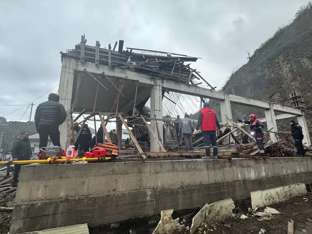 Trabzon'da İnşaatta Göçük: 3 İşçi Hastaneye Kaldırıldı