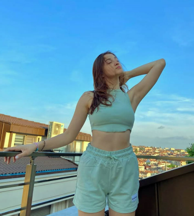 Zehra Güneş'in 2 kız kardeşi varmış