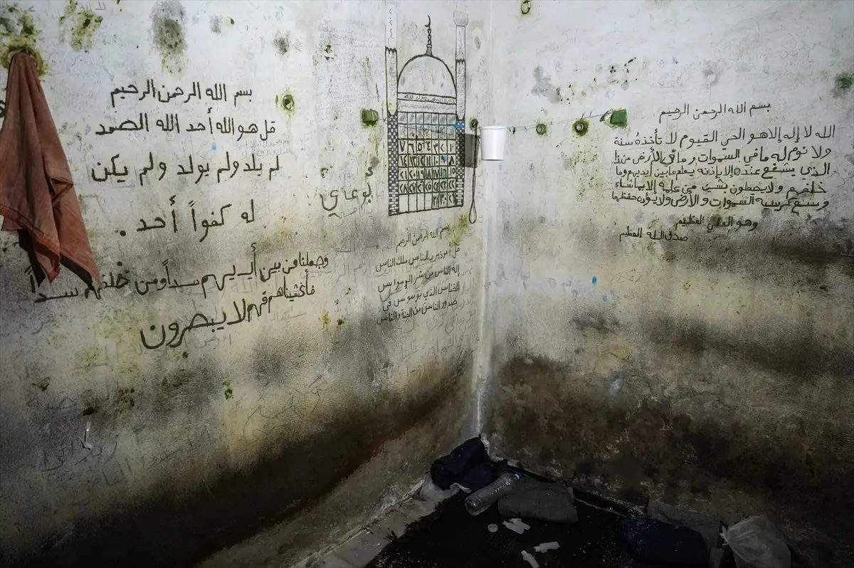 Suriye'deki Mezze Askeri Hapishanesi'nde İnsanlık Dışı Koşullar