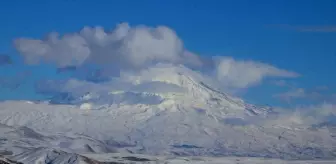 Ağrı Dağı Yeniden Karla Kaplandı