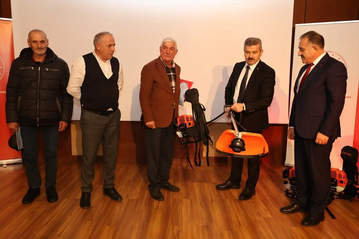 Artvin'de Üreticilere Motorlu Tırpan Desteği