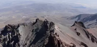 Erciyes Dağı'nın Zirvesindeki Tarihi Mağara Ziyarete Açık