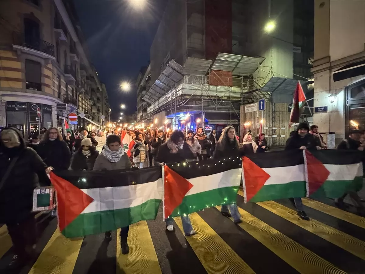 Cenevre'de Filistin ve Lübnan İçin Dayanışma Yürüyüşü