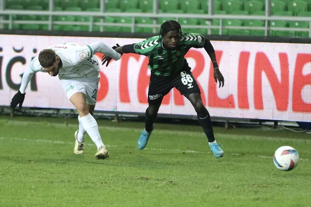 Sakaryaspor, Iğdır FK'yi 2-1 mağlup etti