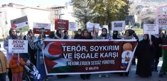 Malatya'da Sağlık Çalışanları İsrail Saldırılarını Protesto Etti