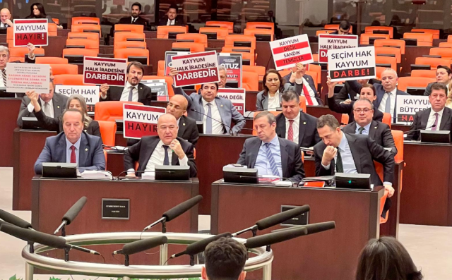 Protest against the trustee appointment to Minister Yerlikaya in the Turkish Grand National Assembly