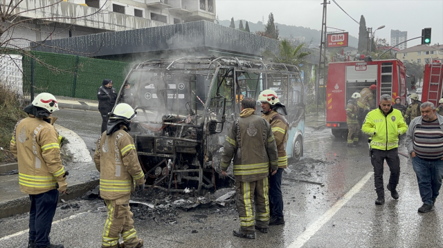 The minibus carrying 20 passengers in Istanbul turned to ashes