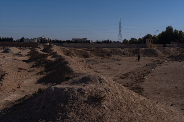 A mass grave found near Damascus where 75,000 people are buried