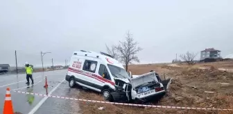 Yozgat'ta Ambulans ile Otomobil Çarpıştı: 1 Ölü