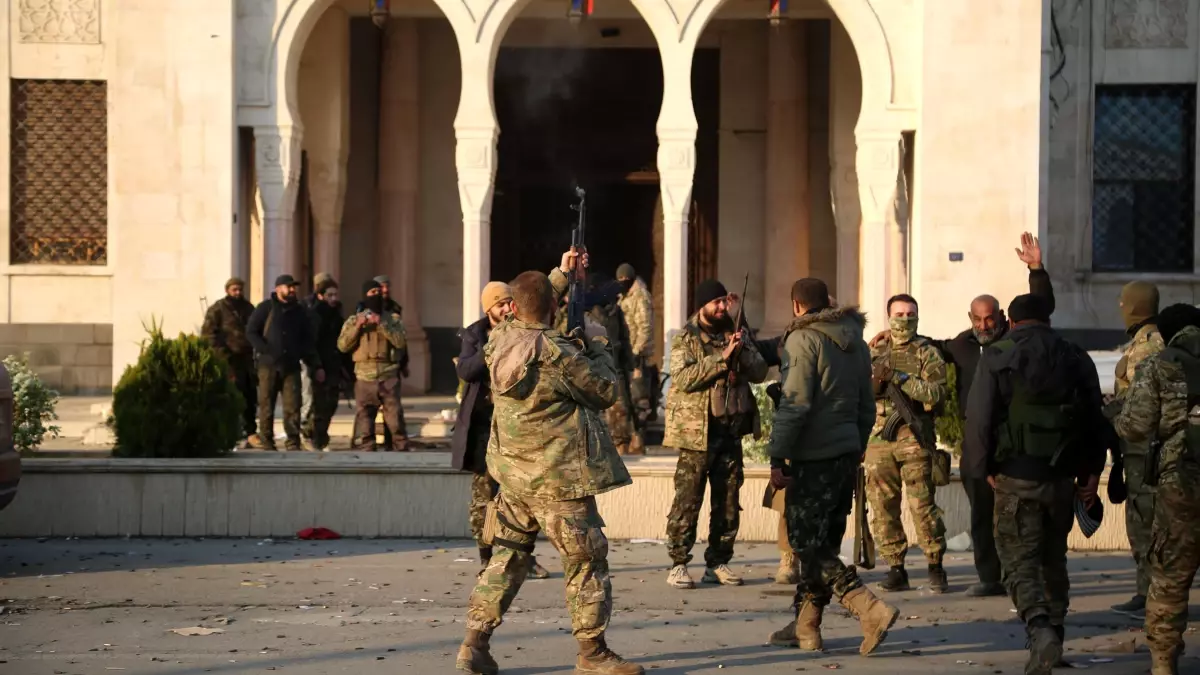 İngiltere ve ABD, Suriye'deki HTŞ ile Diplomatik Temas Kurdu