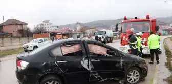 Samsun'da Otomobil Devrildi: 3 Yaralı