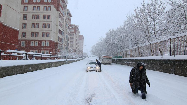 18 Aralık okullar tatil mi? Yarın okullar kar tatili mi, hangi illerde?