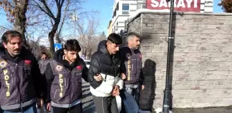 Erzurum'da Çay Ocağına Silahlı Saldırı: Bir Kişi Ağır Yaralı