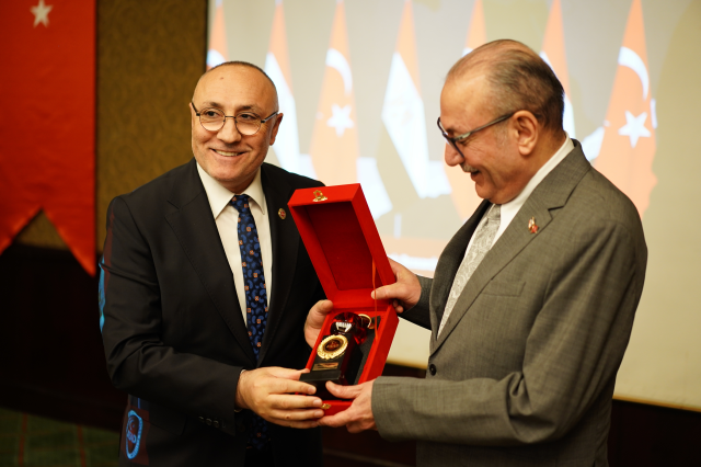 Kahire'deki Türkiye-Mısır İş Zirvesi büyük ilgi gördü